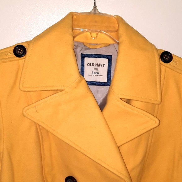 Women fashion yellow pearl coat - Picture 3 of 6